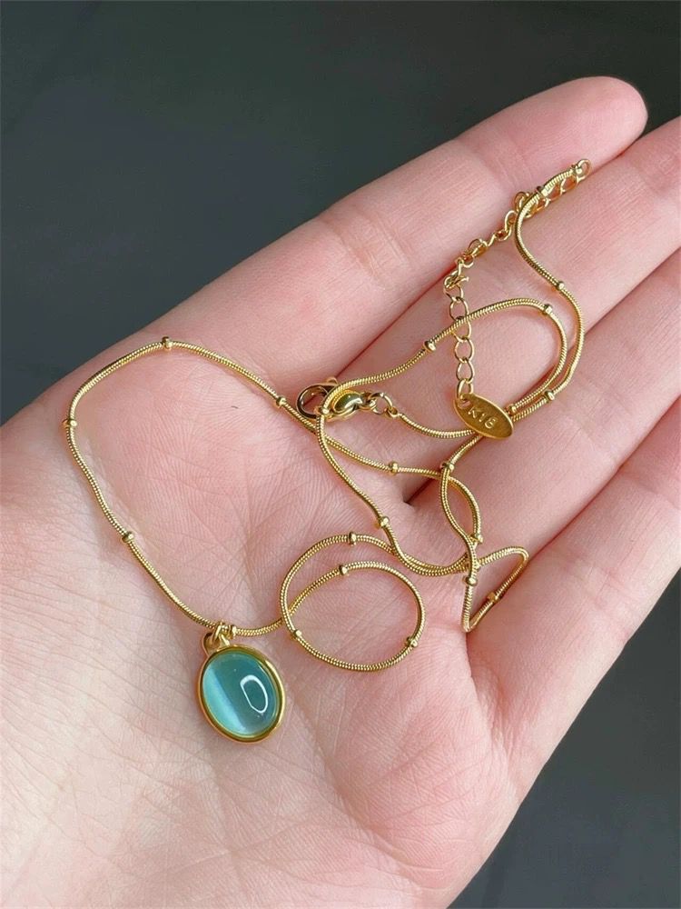 Elegant Blue Stone Pendant With Chain