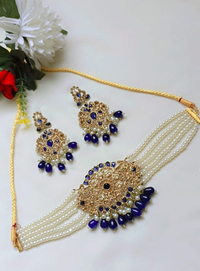 Choker Pearls Necklace and matching Earrings