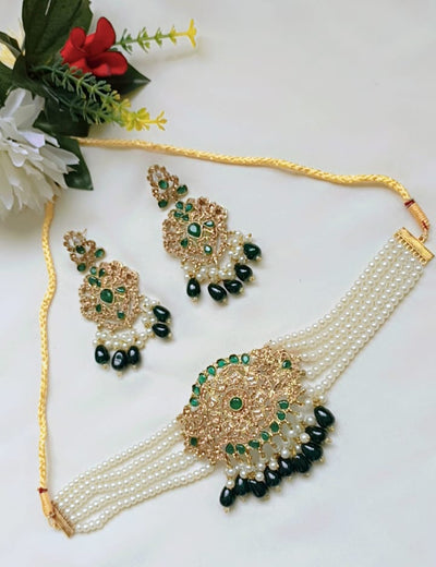 Choker Pearls Necklace and matching Earrings