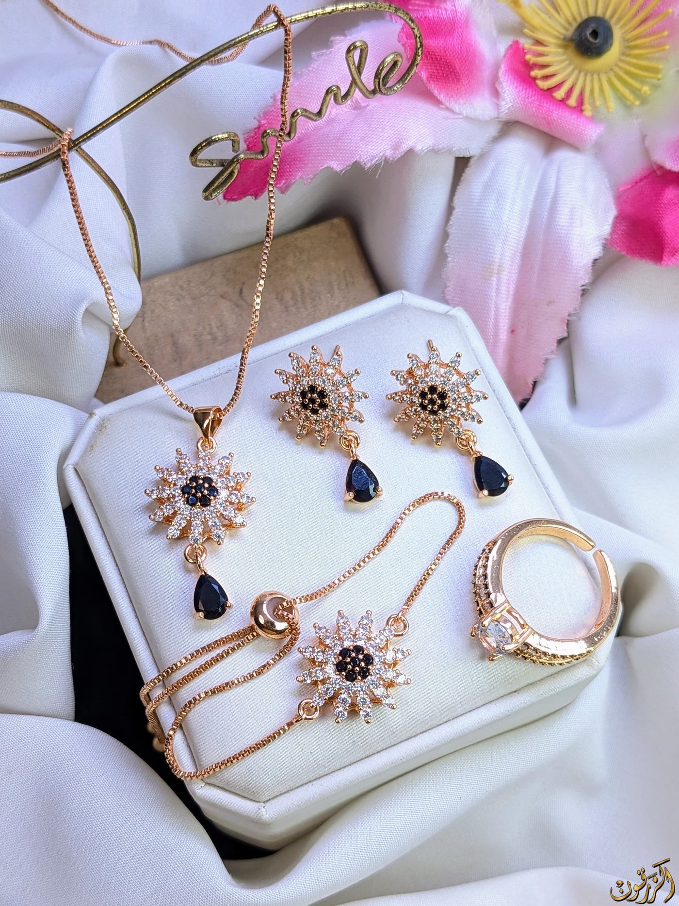 Zircon 4 PCs Combo Flower Set Chain Locket, Tops With Ring & Bracelet