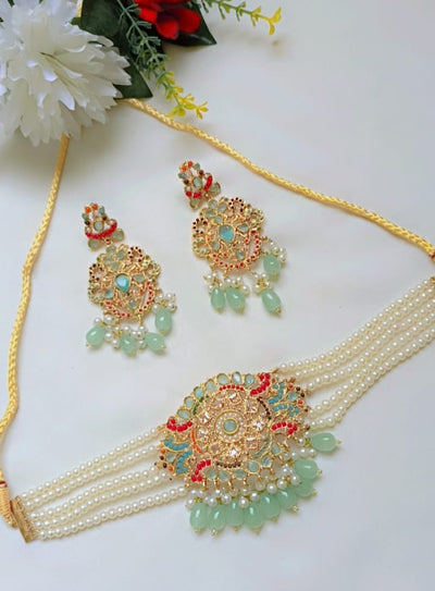 Choker Pearls Necklace and matching Earrings
